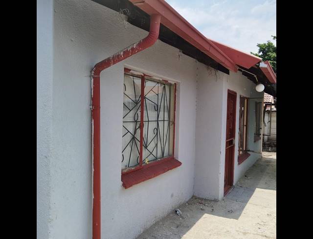 2 BEDROOM HOUSE FOR SALE IN MERITENG